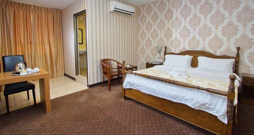 Hotel Tebrau Ct Johor Bahru Dış mekan fotoğraf